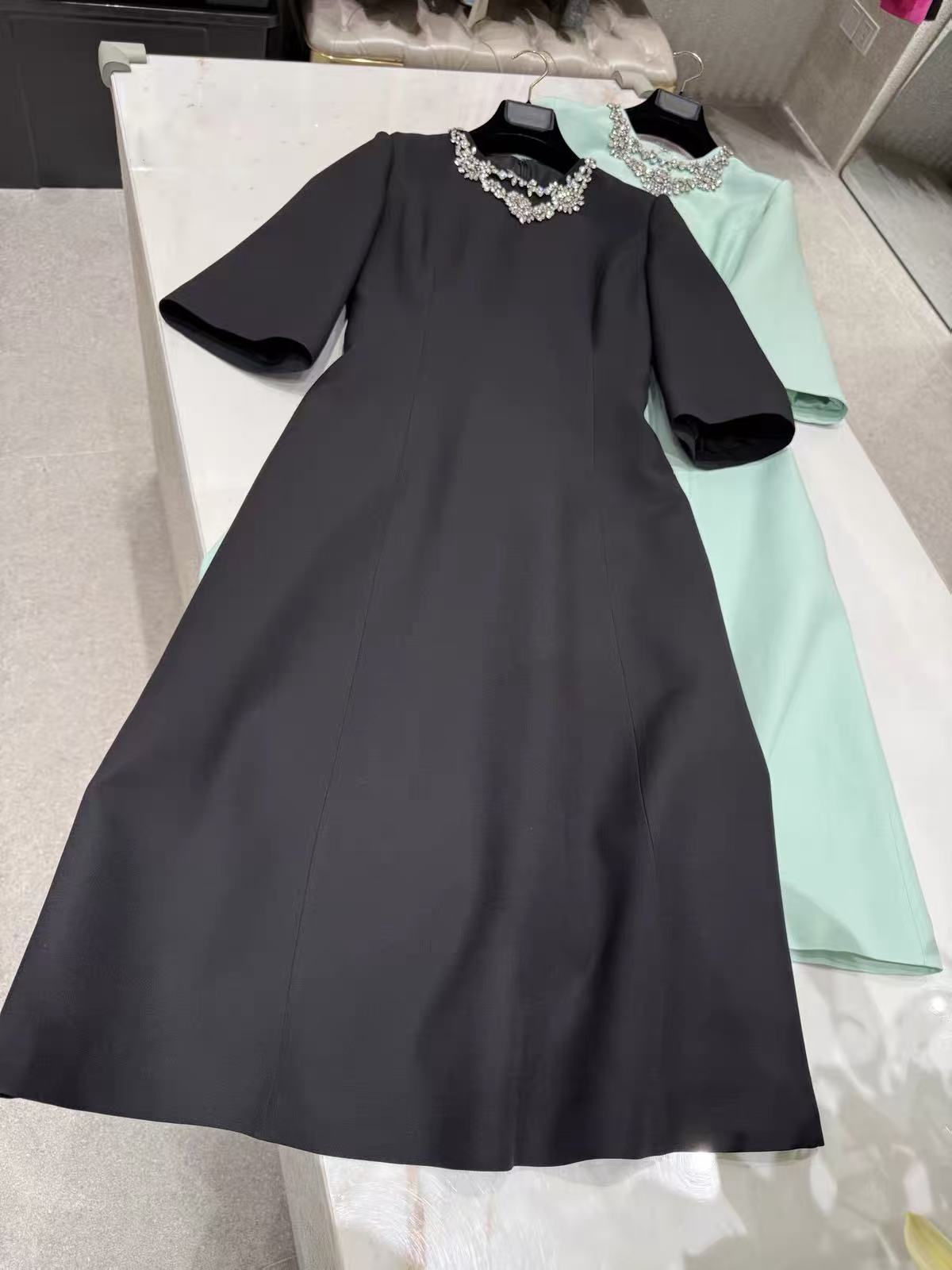Premium Silk Wool Mint Green W - огляд і ціна Midi Dress